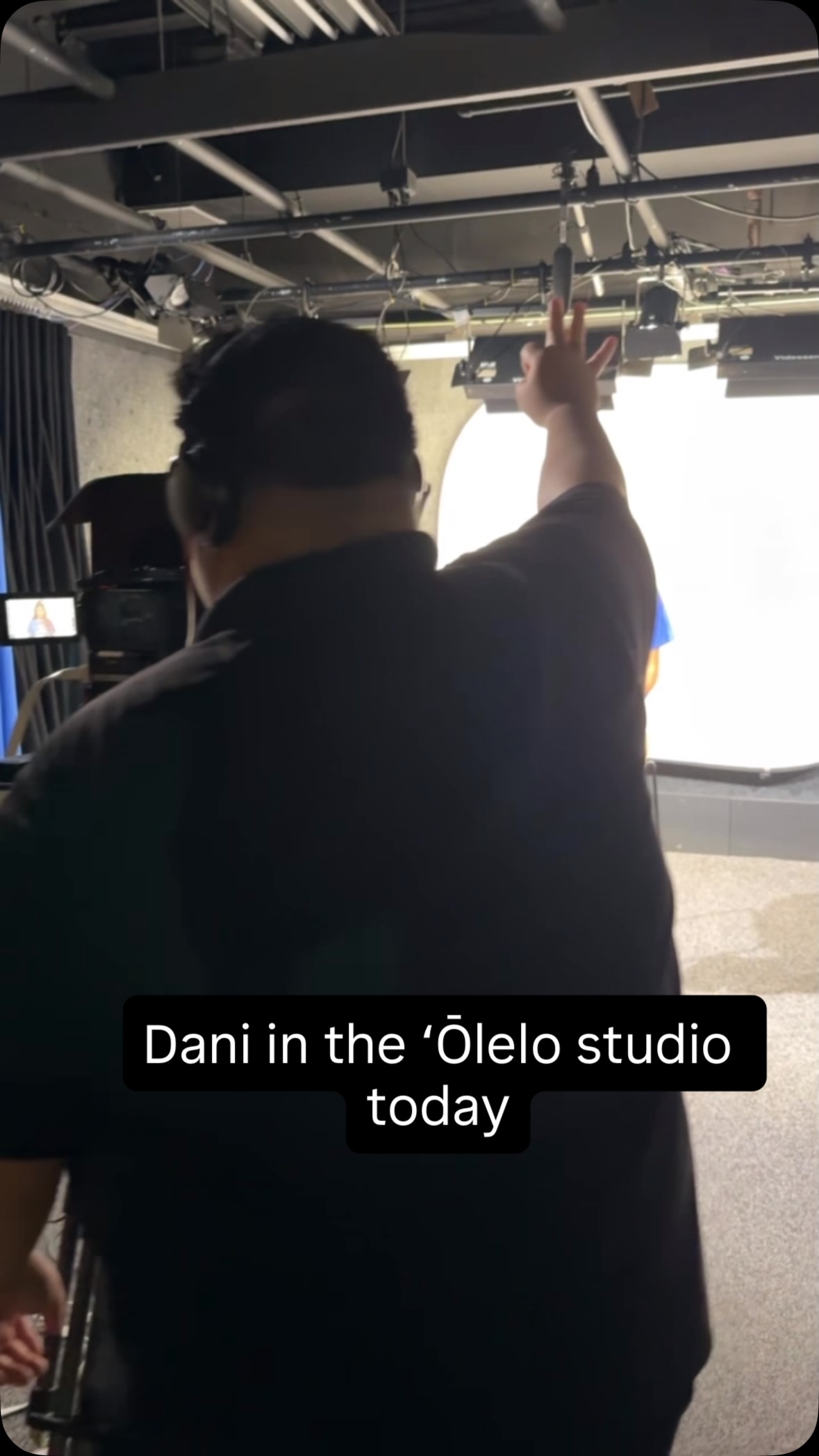 Not only is HMoW summer intern, Dani, featured in our new PSA produced by ‘Ōlelo, she’s just been a ⭐️ in every way. Mahalo for spending your summer with us, Dani! 🌈💙🦋#hawaiimealsonwheels #hmow #mealsonwheels #morethanameal
