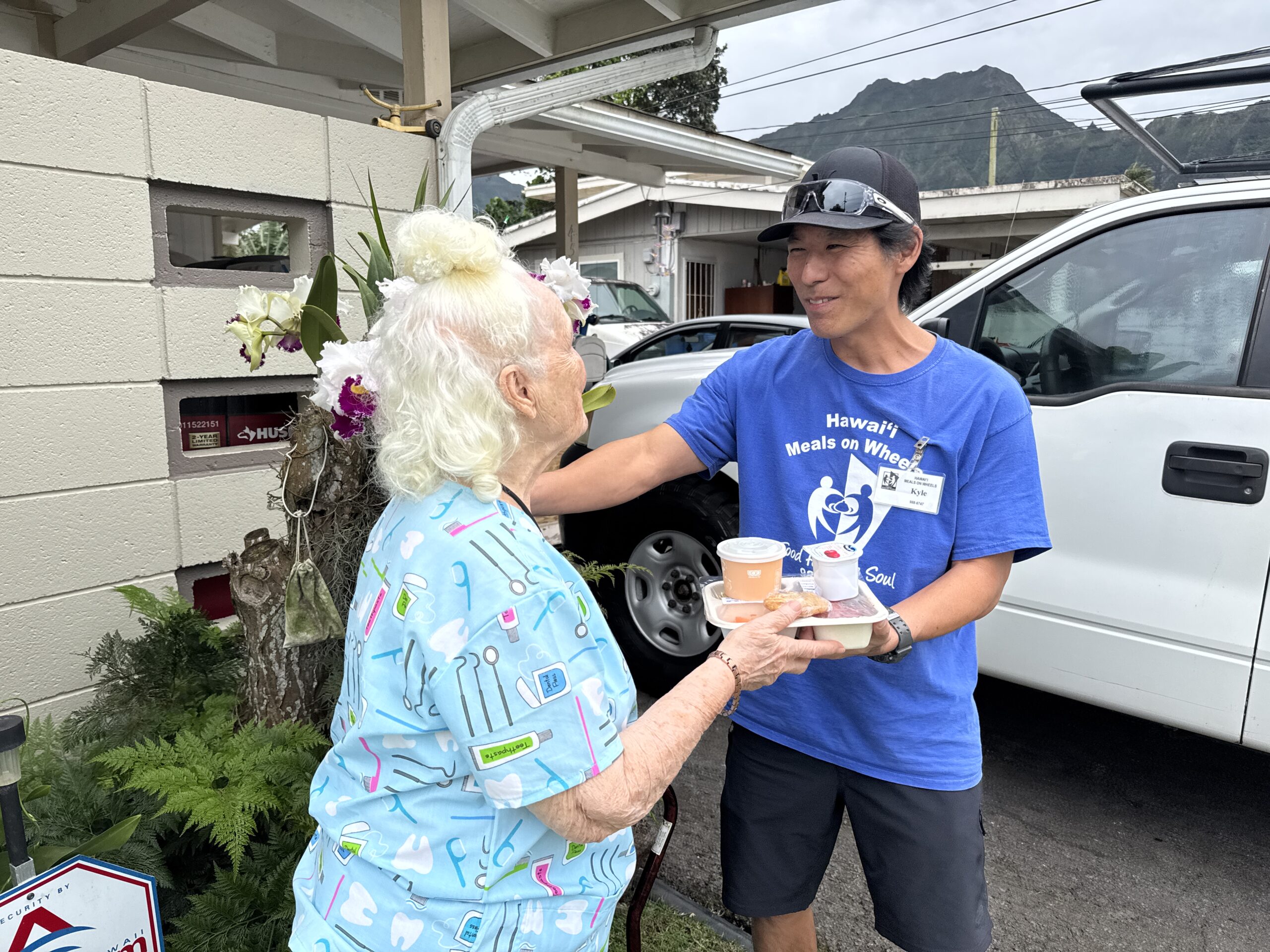 Delivering Meals and Mele to Shirley